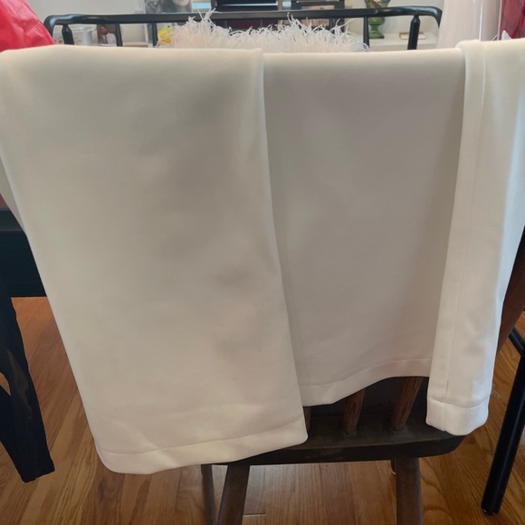 LUXEDRESS UNIQUE FEATHER TRIM STRAPLESS WIDE LEG JUMPSUIT - WHITE LARGE - Picture 4 of 5